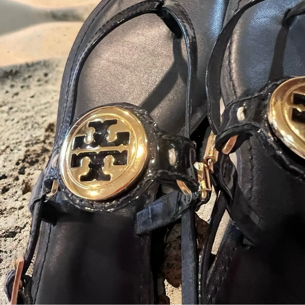 Tory Burch Ali Sandals Black patent leather w/gold insignia Gorgeous! Vintage.